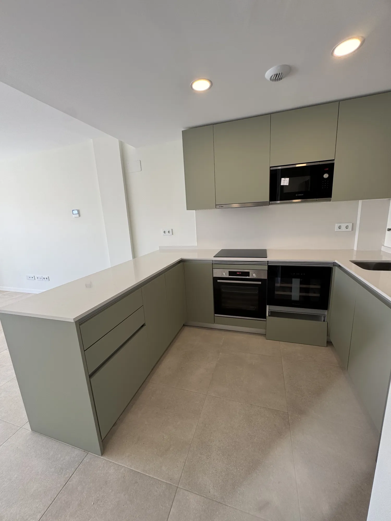 Cocina nueva y moderna